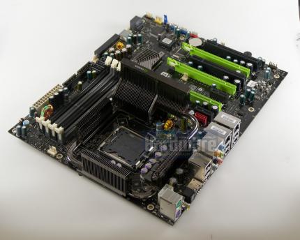Nvidia: Kaum auf dem Markt könnte der Nforce 790i schon bald zum 'alten Eisen' gehören