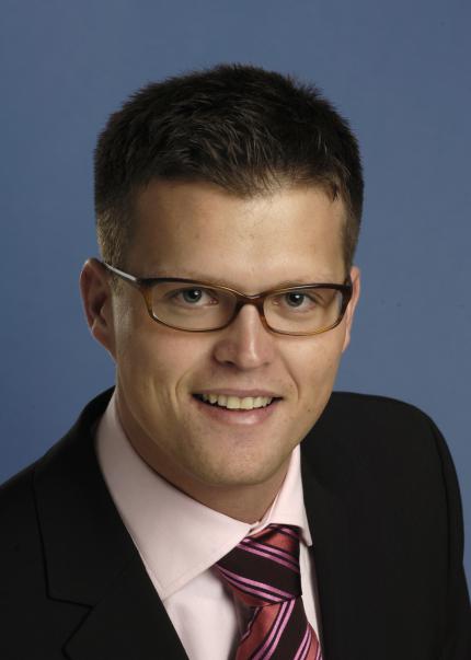 Intel-Pressemann Strobel: 'wann ein Chip letztlich auf der Ladentheke (...) erhältlich ist, darauf haben wir keinen Einfluss'.