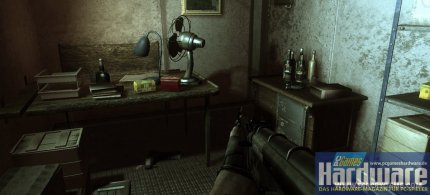Zum kommenden Afrika-Shooter Far Cry 2 gibt es zwei brandneue Screenshots zu bewundern, die das Beleuchtungsmodell demonstrieren. Besonders überzeugend sind das weiche Licht in dem Außenszenario und die realistischen weichen Schatten im Innenbild.