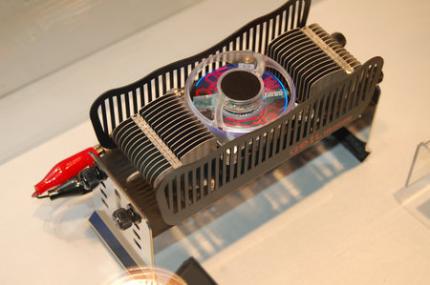 Sieht mächtig aus, soll aber nur mäßig kühlen: Evo Cyclone Hybrid Cooling System aus dem Hause Geil.