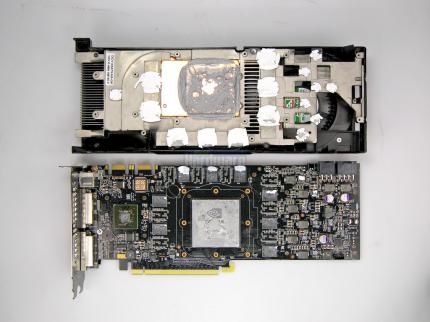 Geforce GTX280 im PCGH-Test: Kühler demontiert. (Bild: PCGH)