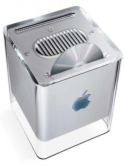 Seine Form und das ungewöhnlich platzierte CD-Laufwerk brachten dem Cube den Spitznamen 'Toaster' ein.
