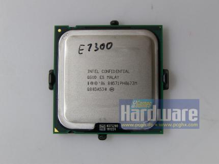 Intel Core 2 Duo E7300: Die Beschriftung auf dem Heatapreader dient der einfacheren Identifizierung der CPU - stammt aber nicht von uns. (Bild: PCGH)