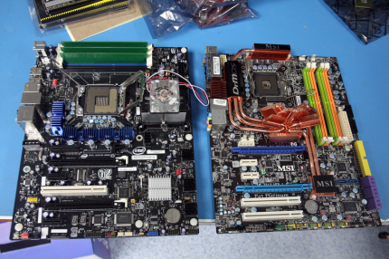 LGA1366 gegen Sockel.775 (Bild: Maximum PC)