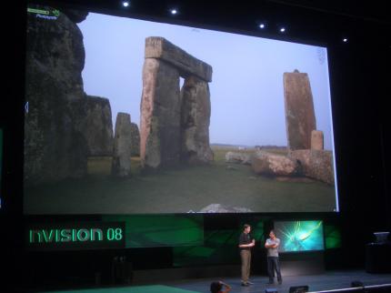 Photosynth: Das Programm durchsucht Fotos nach Gemeinsamkeiten, baut daraus ein 3D-Modell der Motive und erlaubt dann einen Rundgang durch die Fotos.