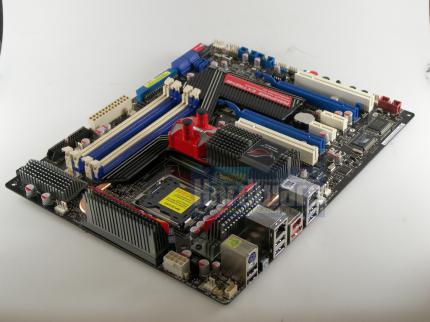 Asus Rampage Extreme: X48-Chipsatz, 300 Euro (Bild: PCGH)