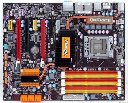 Über das ECS (Elitegroup) X58B-A wurde in der Vergangenheit noch nicht berichtet. Auffällig ist die für X58-Boards geringe Zahl von PCI-E x16 Slots. Dafür gibt es einen nach hinten offenen x4 und mehrere x1 Slots, sodass vermutlich alle vorhandenen Lanes genutzt werden. (Bild: Expreview.com)