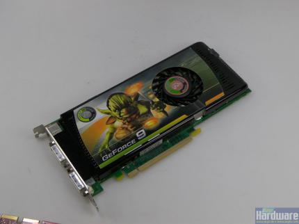 Geforce 9600 GT (G94-GPU). Überraschend gute Leistung für nur 64 Shader-ALUs.