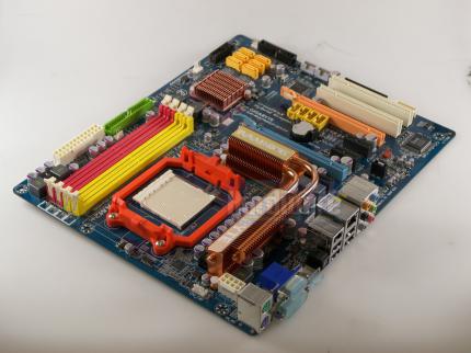 Gigabyte MA790GP-DS4H, Chipsatz: 790GX (Bild: PCGH)