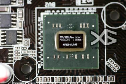 Der NF200 PCI-Express-Switch (Bild: Xfastest.com)