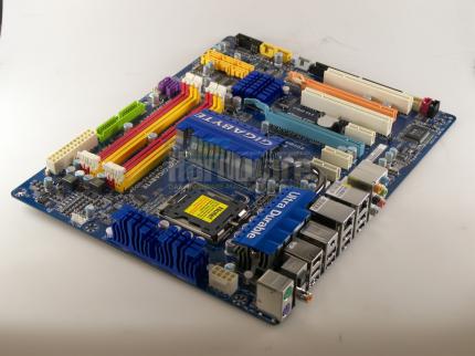 Gigabyte EP45-UD3P, Chipsatz: P45 (Bild: PCGH)