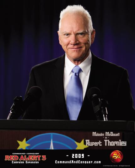 Hat Malcolm McDowell einen Auftritt in Squadron 42?
