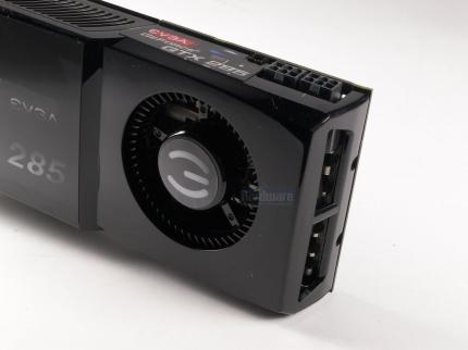 Evga Geforce GTX 285 FTW - Die Lüfternabe ziert das Evga-E.