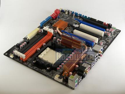 Asus M4A79T-Deluxe mit 790FX-Chipsatz