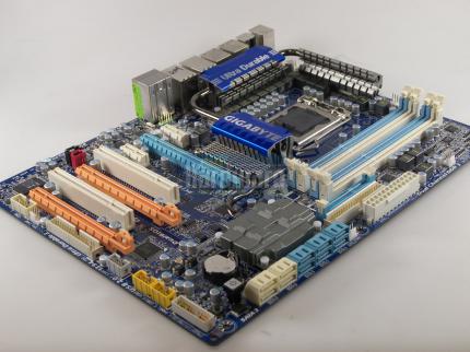 Das Gigabyte EP55A-UD4P, das es bereits ins PCGH-Testlabor geschafft hat, könnte in dieser Form nie erscheinen, da der verwendete SATA-3-Controller Probleme bereitet.