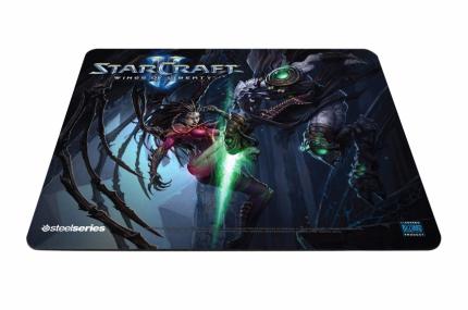 Mit Terran Marine und Kerrigan vs. Zeratul stellt Steelseries zwei neue Motive der limited-QCK-Mauspad-Edition vor. (2)