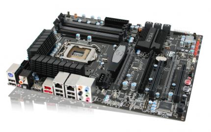 Das I/O-Panel der EVGA Platine mit der Produktnummer 132-LF-E657 weißt wenig Überraschungen auf.