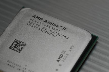 AMD präsentiert inoffiziell neue Athlon II-CPUs im C3-Stepping (Hier: Athlon II X3 435)
