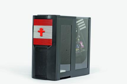 Team Berlin setzte eine Mikro-ATX-Platine ein, die schräg im Gehäuse sitzt. Darunter befindet sich die Festplatte.