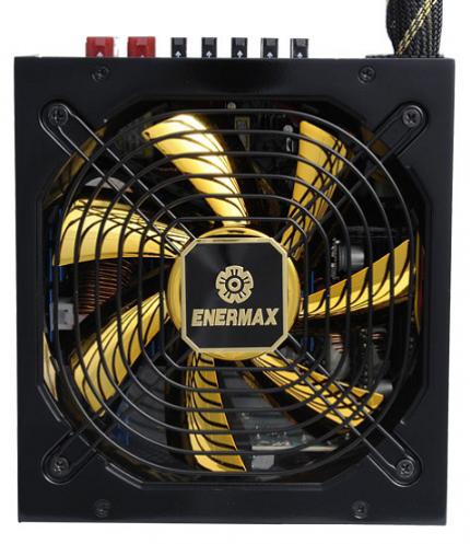 Enermax ergänzt die Modu87+-Netzteilserie um ein 900 Watt Modell (Im Bild: 700-Watt-Modell)