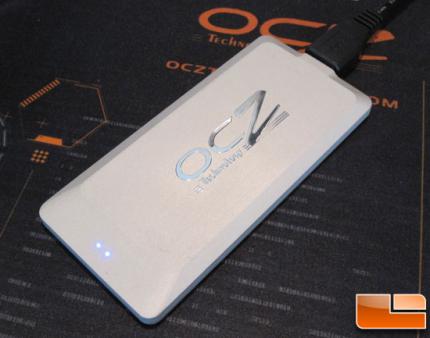 OCZ stellt auf der CES neue externe SSD-Laufwerke für USB 3.0 und SAS vor. (6)