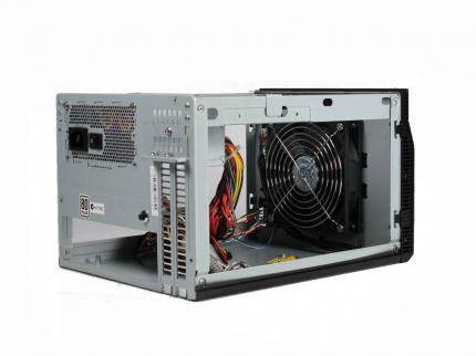  Silverstone Sugo 06: Fest alle Komponenten liegen im Luftstrom des in der Front montierten 120-mm-Lüfters.