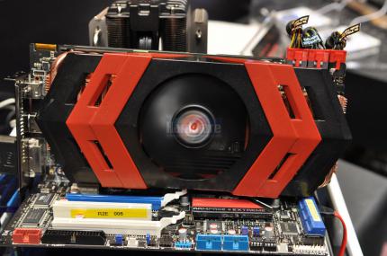 Asus Ares: Bilder des Retail-Kühlers aufgetaucht (9)
