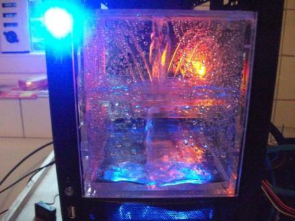 Spektakuläre Wakü-Casemod mit Wasserfall-Ausgleichsbehälter und 9x120-Radiator (119)