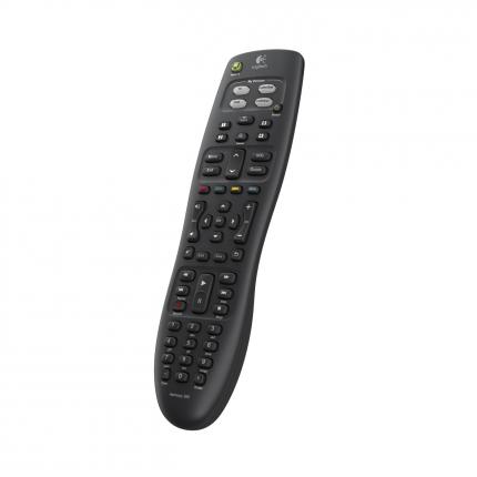 Die neue Logitech Harmony 300 ersetzt bis zu vier Fernbedienungen und kostet lediglich 25 Euro. (2)