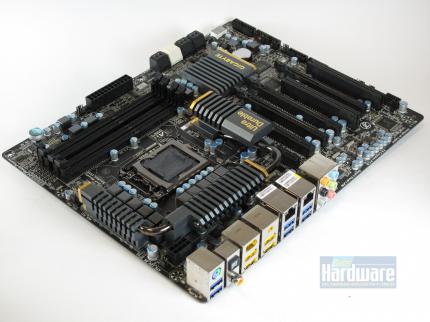 Gigabyte P67A-UD7 02