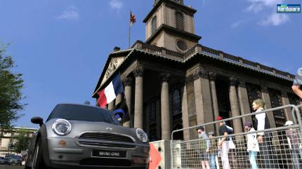 <strong>Der Mini, hier natürlich in London, sieht außerhalb des Fotomodus nicht ganz so beeindruckend aus. Dennoch gelang Polyphony Digital eine für Konsolenverhältnisse sehr gute Grafik.</strong>