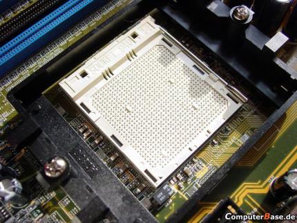 Die Lebensspanne des Server-Sockels 940 als Basis für Enthusiast-CPUs war noch kürzer, als die des Sockel 423.