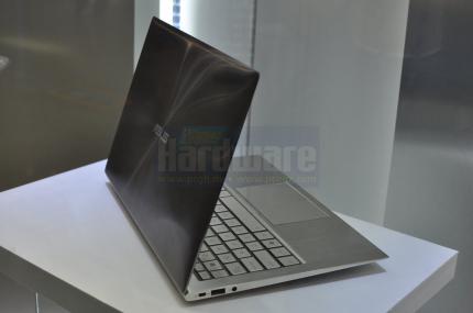 Asus UX Notebook 03