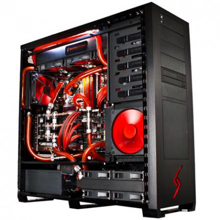 Auch ein Obsidian 800D füllt sich schnell, wenn drei große Grafikkarten und eine noch größere Kühllösung installiert werden. Welche Drehzahlen die zehn Radiatorlüfter benötigen, um neben den drei GTX580 auch noch die mehreren 100 Watt einer übertakteten CPU und des zugehörigen Peltier-Elementes abzuführen, verrät Digital Strom nicht.