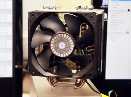 Coolermaster TPC 812 mit Vapor Chamber (4)