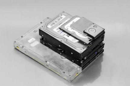 Festplatten: Formfaktoren von 5,25- bis 1,8 Zoll (v.u.n.o)