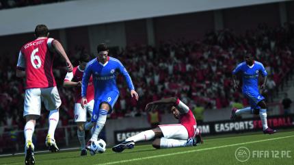 Zu den herunterladbaren, kostenpflichtigen FIFA-12-Premiumangeboten gehören unter anderem der Tournaments-, der Career Mode, der Teams- sowie der Serious Editor Pack.