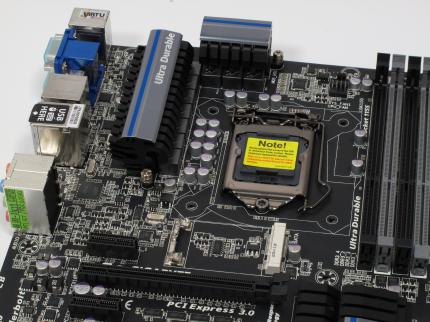 Gigabyte Z77X-UP4 TH - LGA1155-Board mit Thunderbolt-Schnittstelle (1)