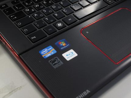 Toshiba Qosmio X870-119 (3)