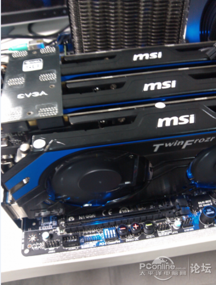 Geforce GTX 660 Ti: MSI Hawk im 3-Way-SLI-Betrieb abgelichtet