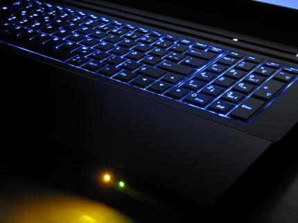 Nexoc G730 im Test: Härtetest für die mobile Radeon-GPU (4)