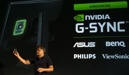 Nvidia G-Sync: Nvidia-Chef Huang zeigt das G-Module in die Kameras