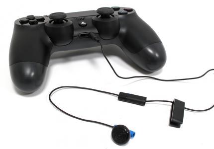 Direkt am Controller können Sie das mitgelieferte Headset anschließen.