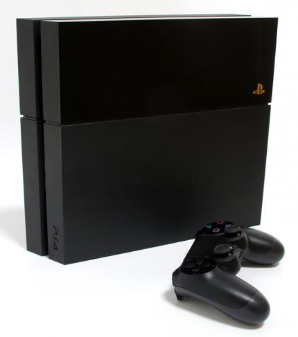 Eine vertikale Aufstellung der PS4 ist aufgrund der Hitzeentwicklung nicht empfehlenswert.