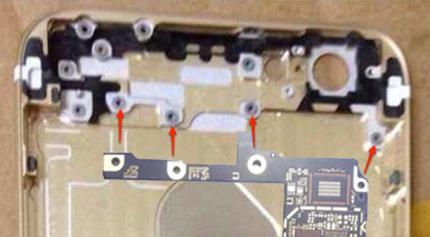 Die Löcher der Platine passen perfekt zu einem angeblichen iPhone-6-Gehäuse.