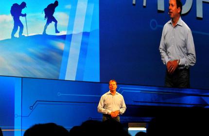 Intel-SVP Kirk Skaugen hatte die Ehre, die Skylake-Demo-Premiere zu zelebieren und war nach eigenen Worten 'extatisch'.