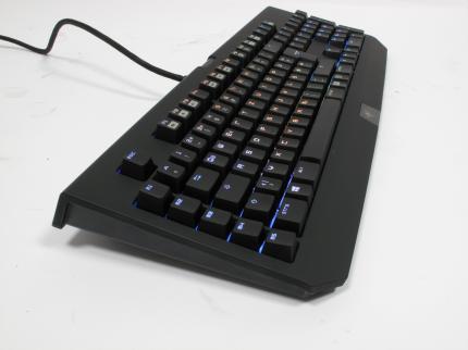 Razer Black Widow Chroma: Razers Beleuchtungswunder mit hauseigenen RGB-Tastenschaltern im Test (7)