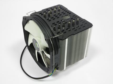 Thermalrigh Macho Rev. B (Rev. A BW zum Vergleich rechts)