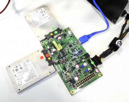Der USB-3.1-auf-SATA-RAID-0-Adapter von ASMedia ist eine reine Entwicklerplatine und wird so nie in den Handel gelangen. Derzeit ist er aber der einzige Client, der die Geschwindigkeit von USB 3.1 auch nur annähernd ausreizt.