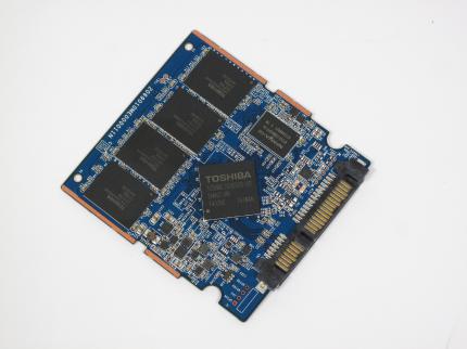 Trion 100 im Test: OCZs TLC-Debüt (4)